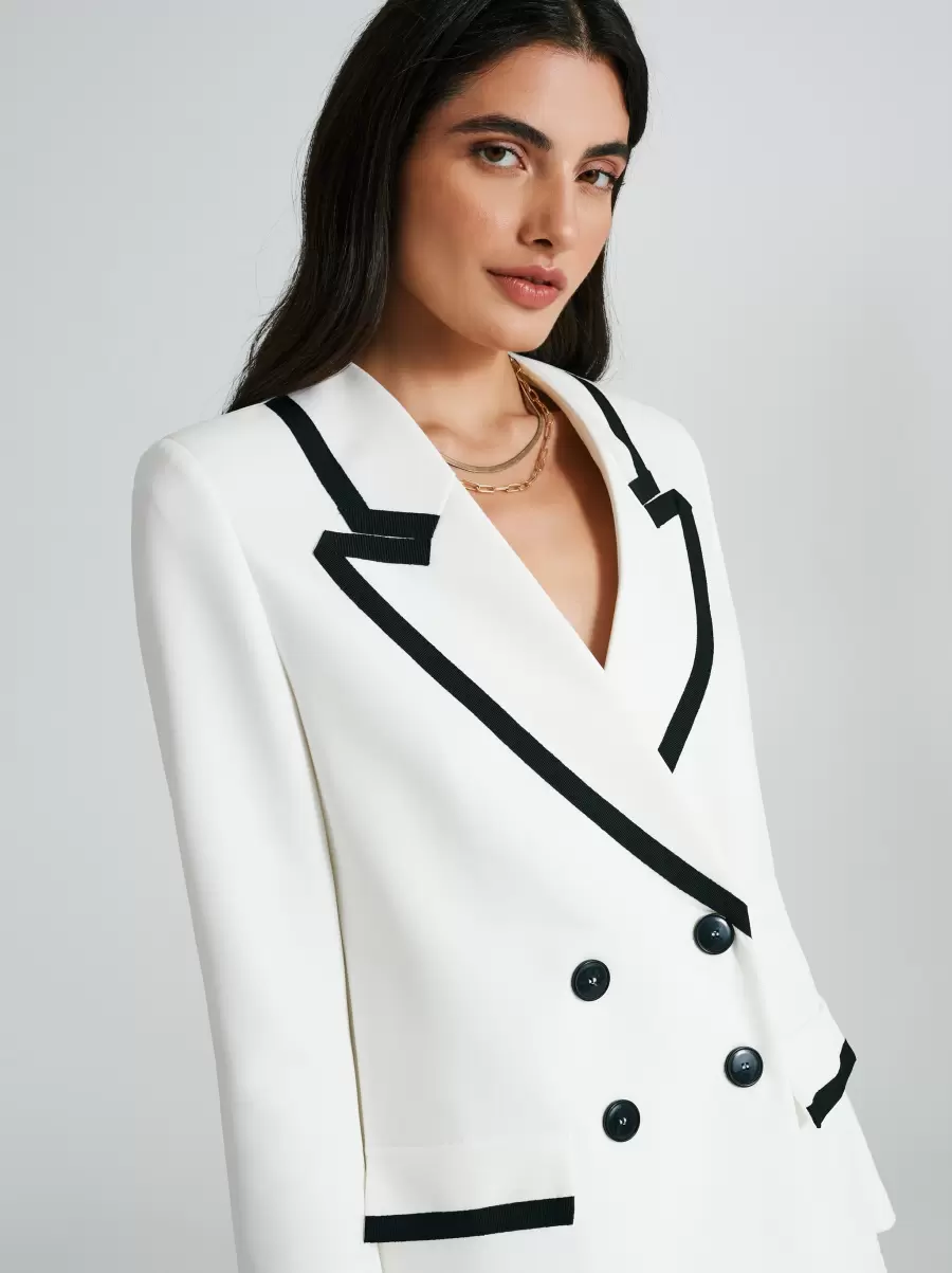 Women Classic Jackets & Waistcoat Double-Breasted Jacket With Two-Toned Lapels Var White - 4