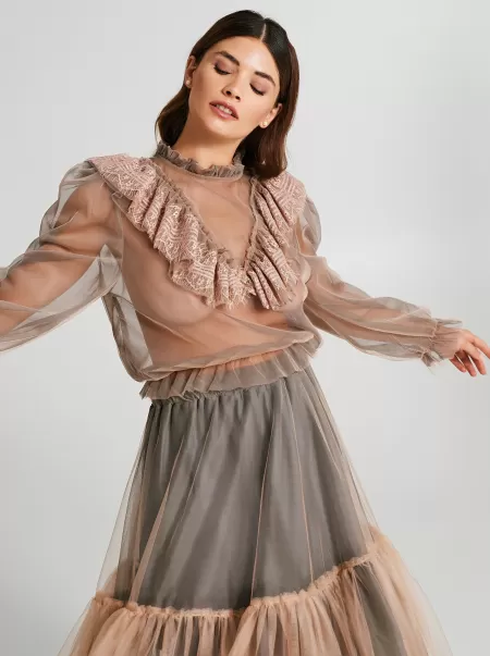 Women Blouse With Lace And Tulle Buy Var. Pink Suits